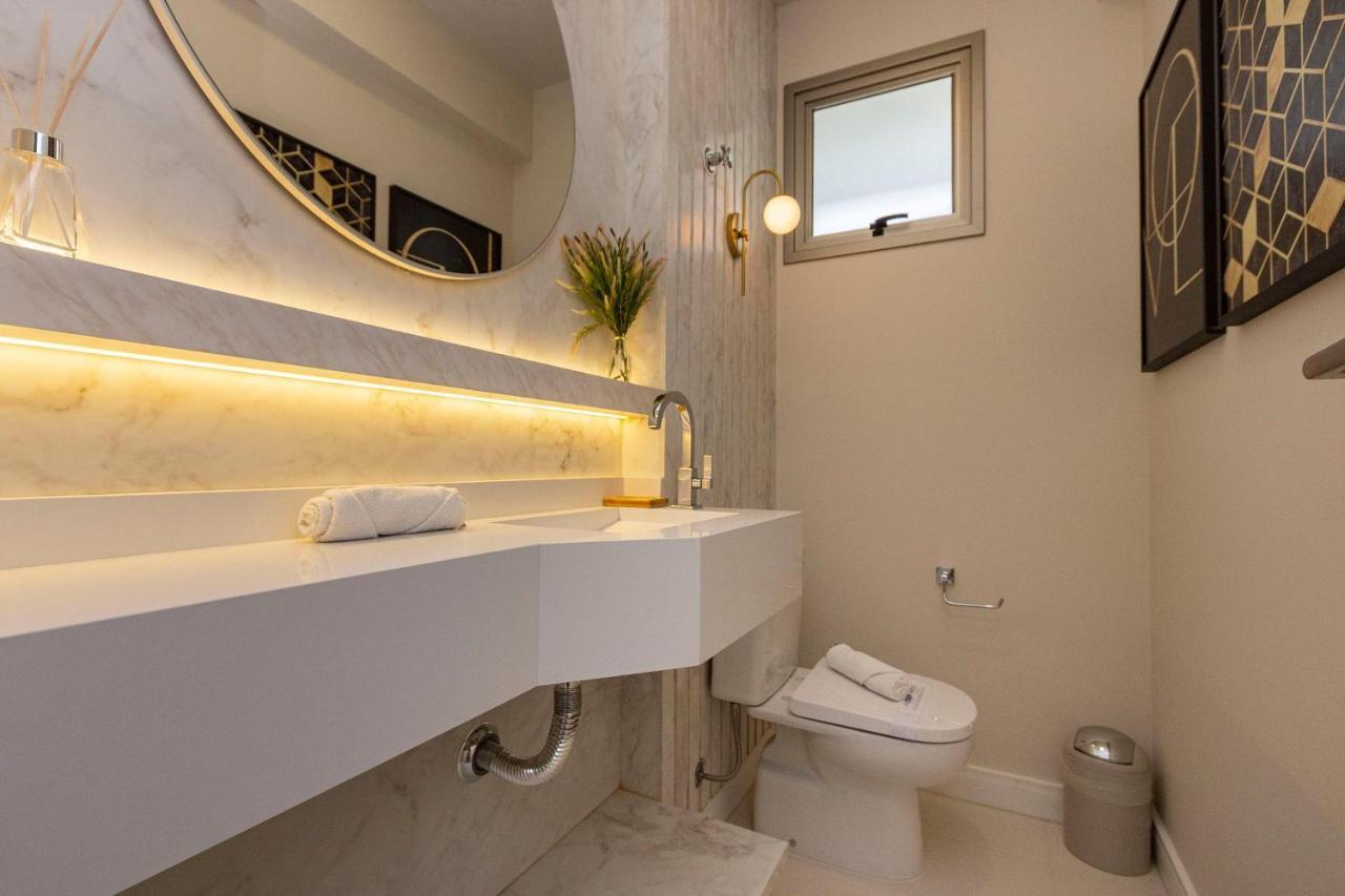 Punta Blu 101-9 - Apartamento De Alto Padrao Em Condominio Exclusivo, Quadra Poliesportiva - Piscina - Portaria 24H. Bombinhas Exterior foto